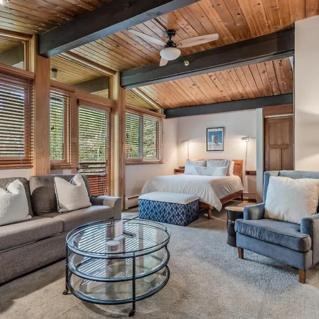 Laurelwood Condominiums 310